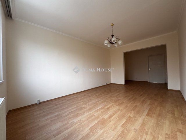 Eladó panellakás, Győrött 51.9 M Ft, 3 szobás