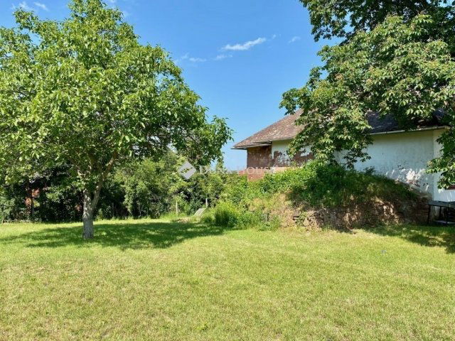 Eladó családi ház, Balatonalmádiban 110 M Ft, 2 szobás