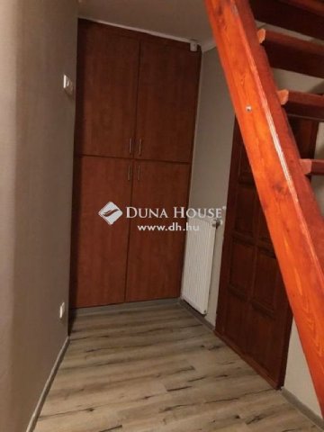 Eladó családi ház, Szadán 130 M Ft, 3 szobás