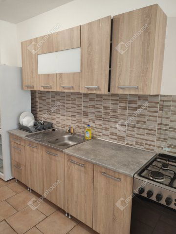 Kiadó téglalakás, albérlet, Tatán 560 E Ft / hó, 4 szobás