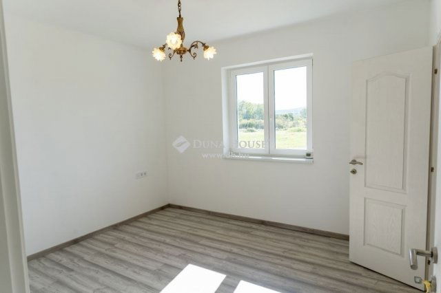 Eladó családi ház, Pomázon 199 M Ft, 5 szobás