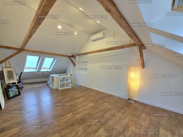 Eladó téglalakás, Szentendrén 116.9 M Ft, 4 szobás