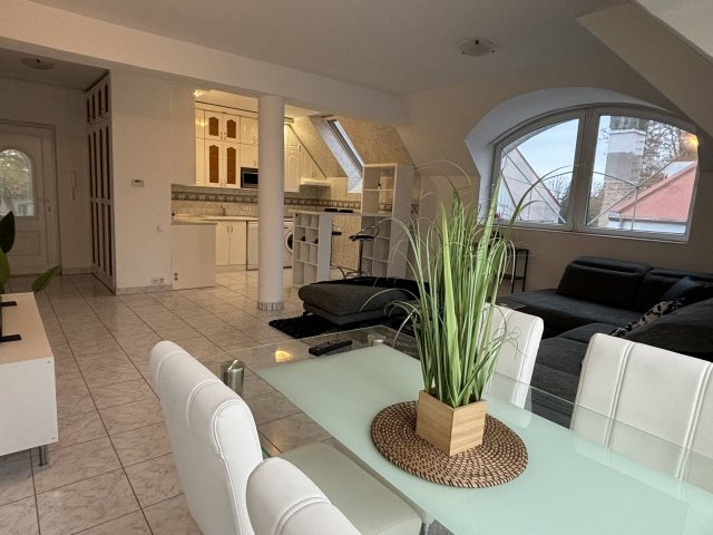 Kiadó téglalakás, albérlet, Tatán 420 E Ft / hó, 5 szobás