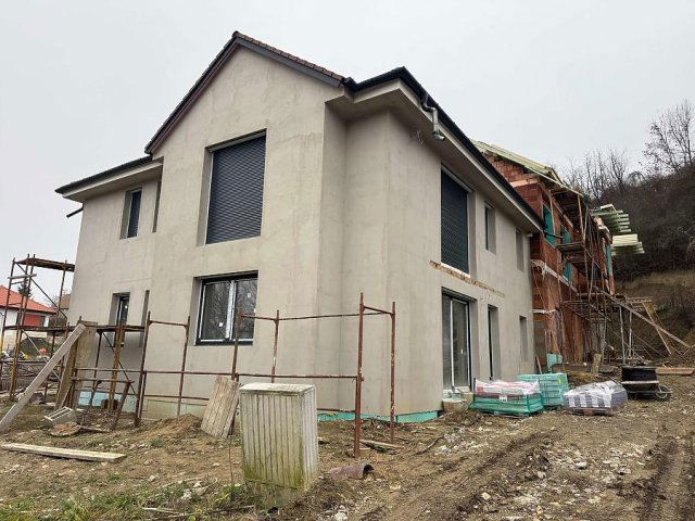 Eladó téglalakás, Budakalászon 74.9 M Ft, 3 szobás