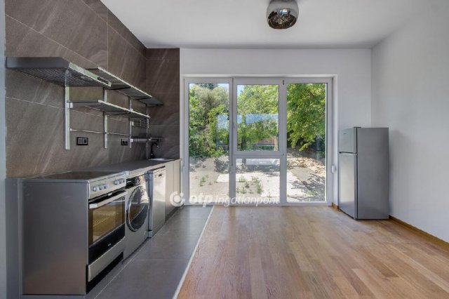 Eladó téglalakás, Budapesten, II. kerületben 153.5 M Ft