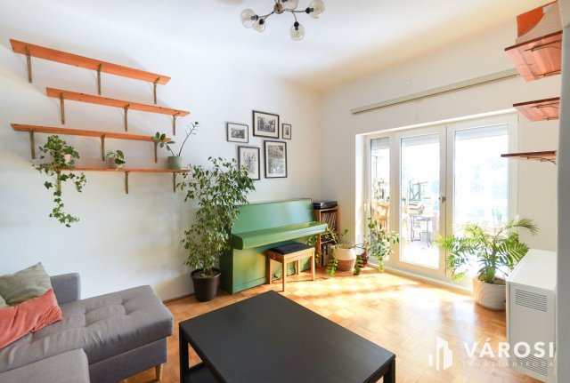 Eladó nyaraló, Szentendrén 76.9 M Ft, 2 szobás