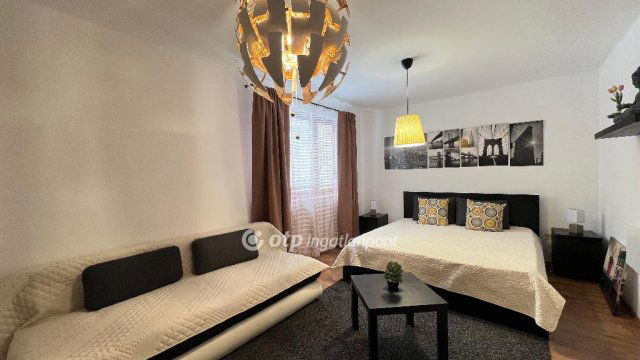 Eladó téglalakás, Egerben 41.9 M Ft, 1 szobás