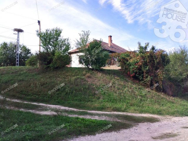 Eladó családi ház, Tiszaalpáron 23.9 M Ft, 2 szobás