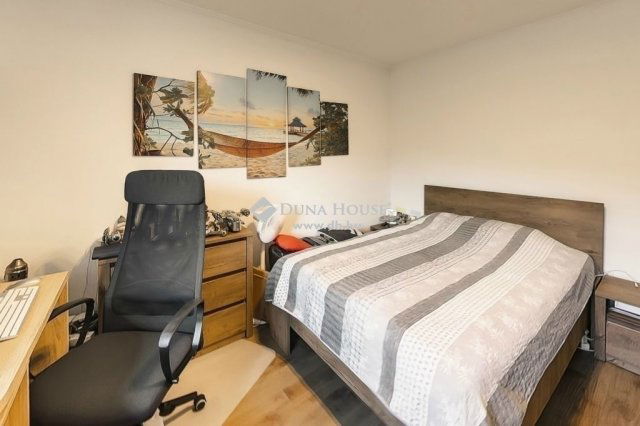 Eladó családi ház, Szigetszentmiklóson 109 M Ft, 4 szobás