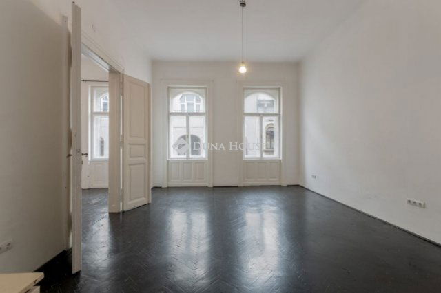 Eladó téglalakás, Budapesten, VII. kerületben 118 M Ft, 3 szobás