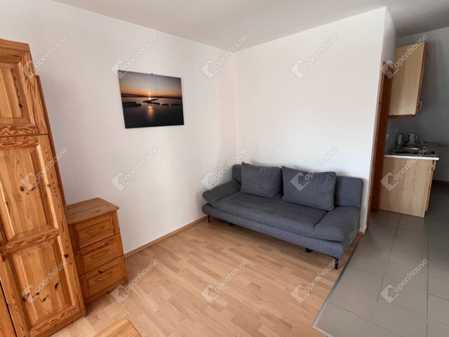 Eladó téglalakás, Hegykőn 199 M Ft, 10 szobás