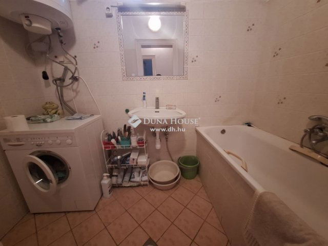 Eladó családi ház, Sárváron 67 M Ft, 3 szobás