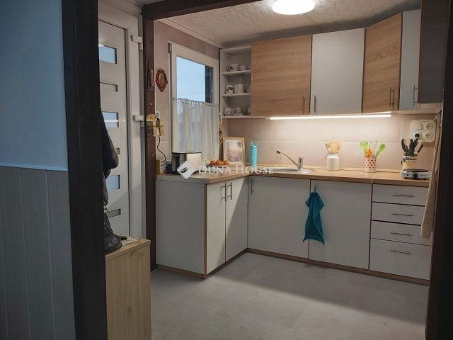 Eladó nyaraló, Ráckevén 36.5 M Ft, 3 szobás
