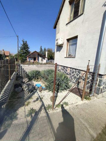 Eladó családi ház, Téten 9.9 M Ft, 2 szobás