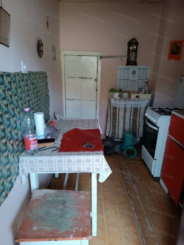 Eladó családi ház, Mezőkomáromban 9.9 M Ft, 2 szobás