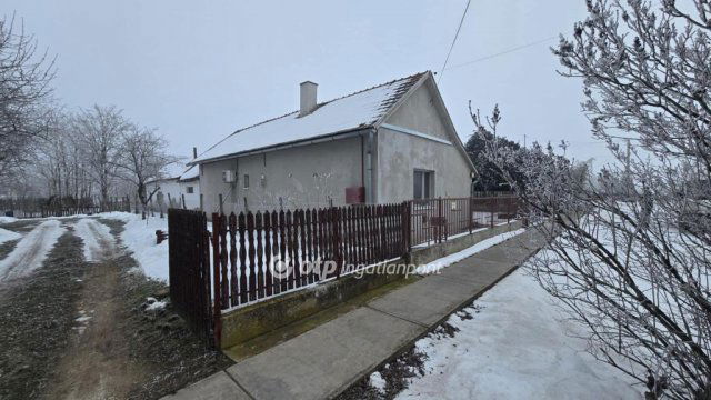 Eladó családi ház, Nádudvaron 15.9 M Ft, 2 szobás
