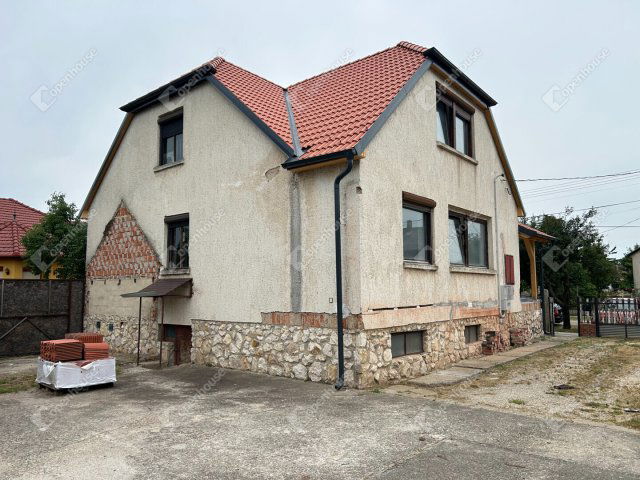 Eladó családi ház, Farádon 54.9 M Ft, 6 szobás