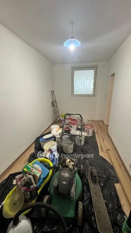 Eladó téglalakás, Pápán 19.9 M Ft, 2+1 szobás