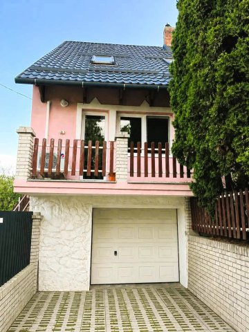 Eladó családi ház, Szekszárdon 112 M Ft, 6+2 szobás