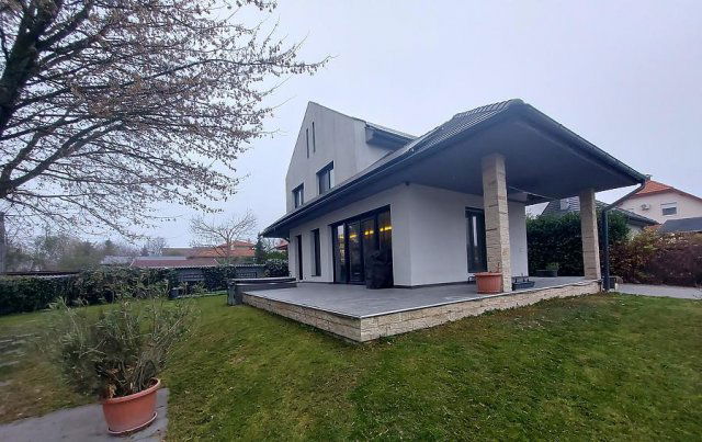 Eladó ikerház, Gödön 139 M Ft, 4+1 szobás