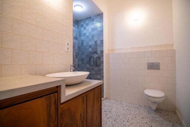 Eladó téglalakás, Budapesten, VI. kerületben 250 M Ft, 4 szobás