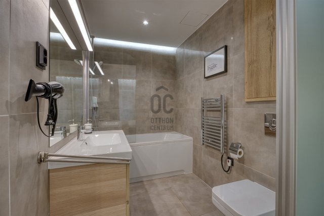 Kiadó téglalakás, albérlet, Budapesten, VI. kerületben