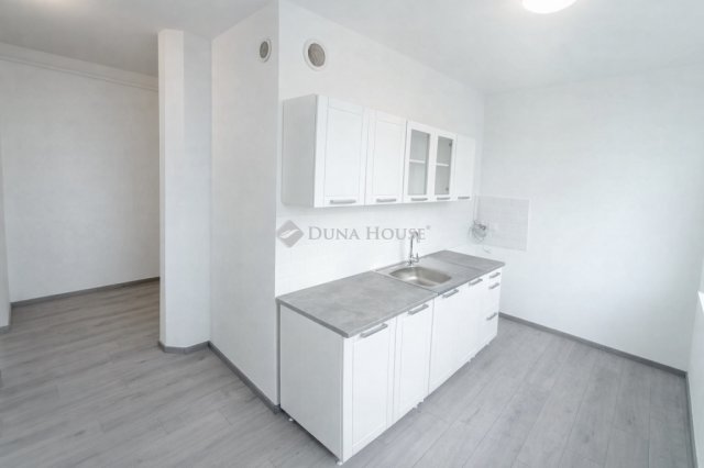 Eladó téglalakás, Kecskeméten 49.9 M Ft, 3 szobás