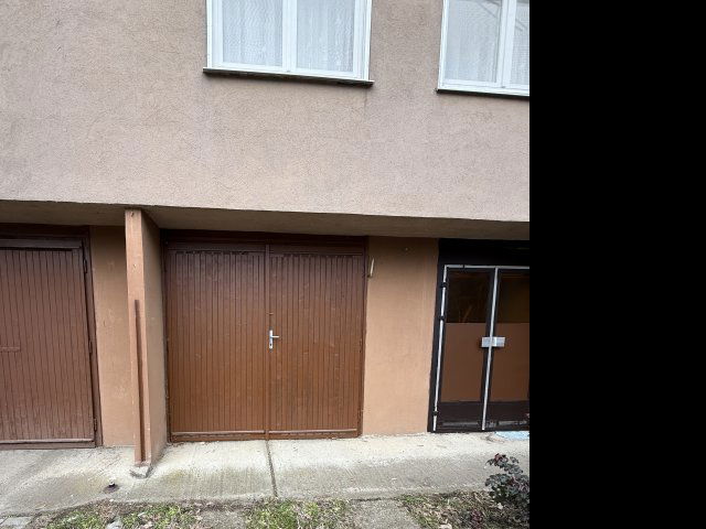 Kiadó garázs, Nyíregyházán, Korányi Frigyes utcában