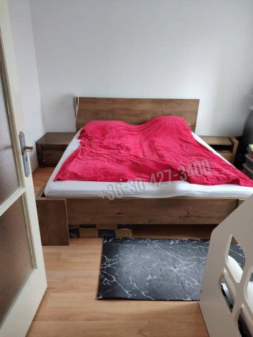 Eladó panellakás, Dunaújvárosban 31.99 M Ft, 2 szobás