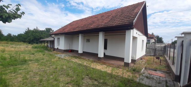 Eladó családi ház, Tápiószentmártonon, Móra Ferenc úton
