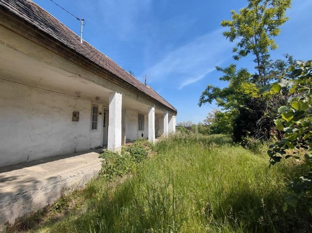 Eladó családi ház, Sikátoron 12.9 M Ft, 2 szobás