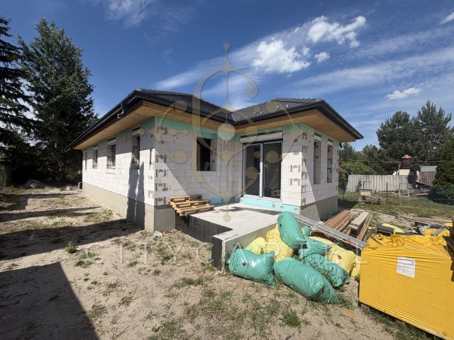 Eladó családi ház, Balatonfenyvesen 60 M Ft, 2 szobás