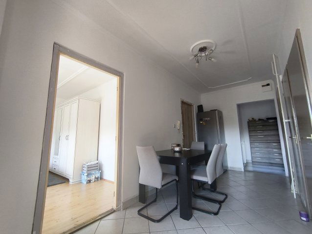 Eladó panellakás, Dombóváron, Zrínyi utcában 32 M Ft