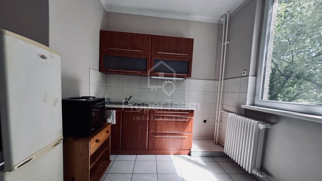 Kiadó téglalakás, albérlet, Tatabányán 130 E Ft / hó
