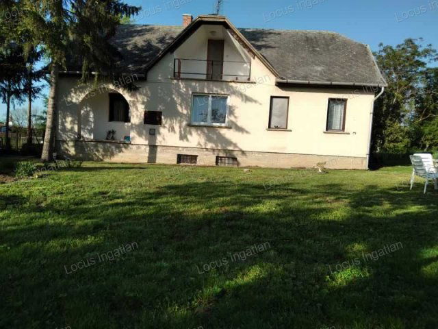 Eladó családi ház, Tiszaderzsen 29.5 M Ft, 3 szobás