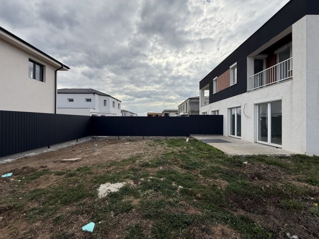 Eladó ikerház, Budapesten, XVIII. kerületben 140 M Ft, 5 szobás