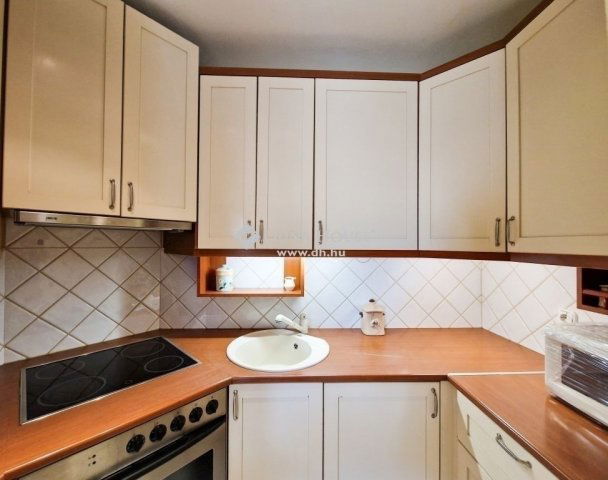 Eladó téglalakás, Budapesten, XIV. kerületben 75 M Ft, 2 szobás