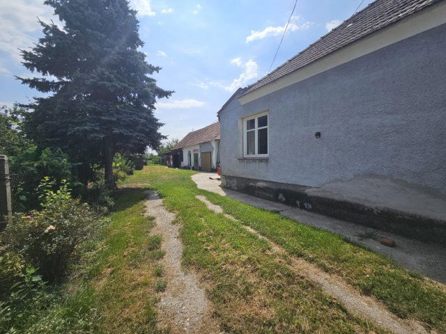 Eladó családi ház, Szilen 16 M Ft, 2 szobás
