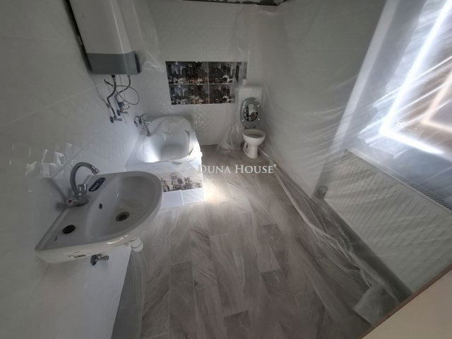 Eladó családi ház, Kiskunfélegyházán 42 M Ft, 4 szobás