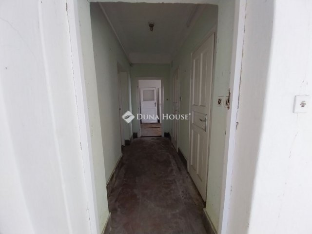 Eladó ikerház, Szegeden 42 M Ft, 2 szobás / költözzbe.hu