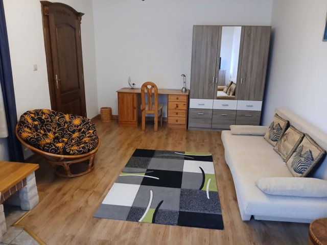 Kiadó téglalakás, albérlet, Debrecenben 100 E Ft / hó, 1 szobás