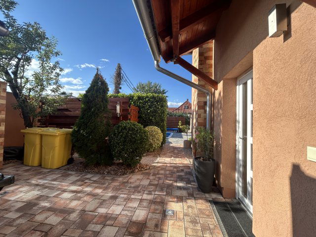 Eladó családi ház, Balatonmáriafürdőn 0.2 M Ft, 8 szobás