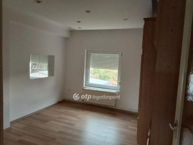 Eladó családi ház, Érden 109.9 M Ft, 6+1 szobás