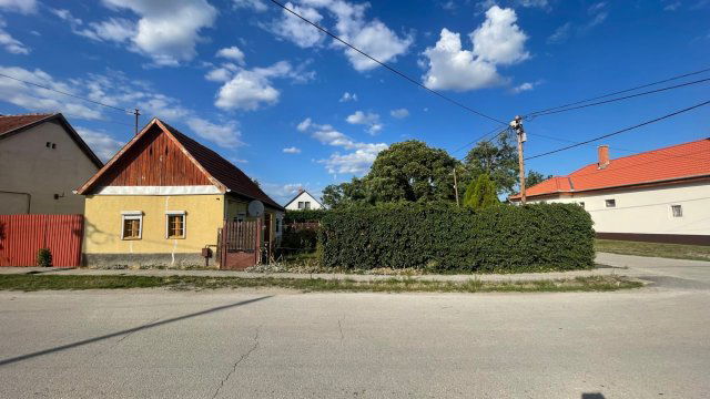 Eladó családi ház, Mezőkövesden 13.8 M Ft, 1+1 szobás