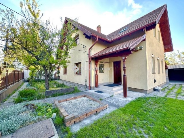 Eladó családi ház, Budapesten, III. kerületben 182.9 M Ft