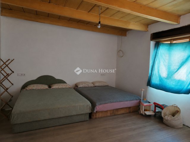 Eladó családi ház, Pilisen 20 M Ft, 4 szobás