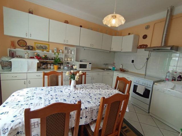 Eladó családi ház, Hatvanban 75 M Ft, 3 szobás