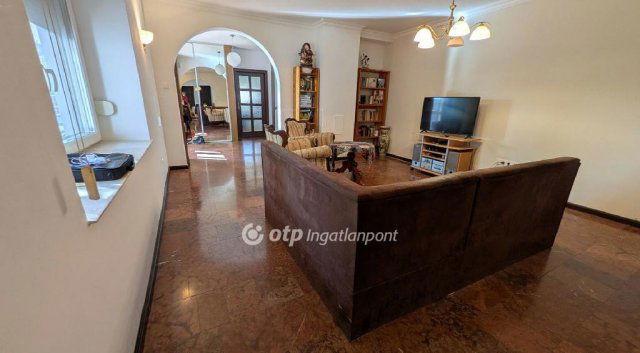 Eladó családi ház, Budapesten, III. kerületben 169 M Ft