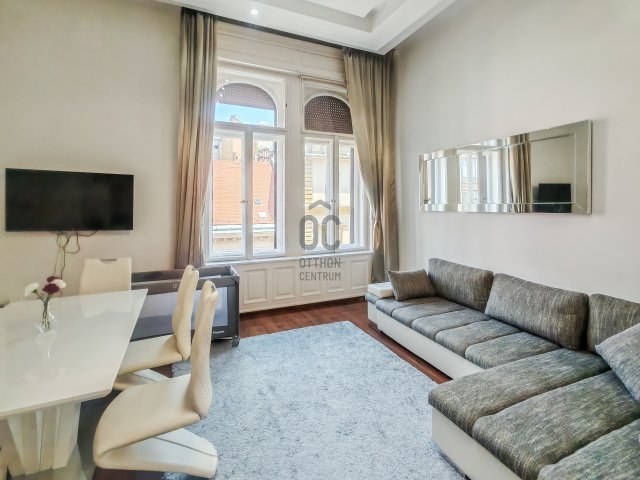 Eladó téglalakás, Budapesten, V. kerületben 117.8 M Ft, 2 szobás