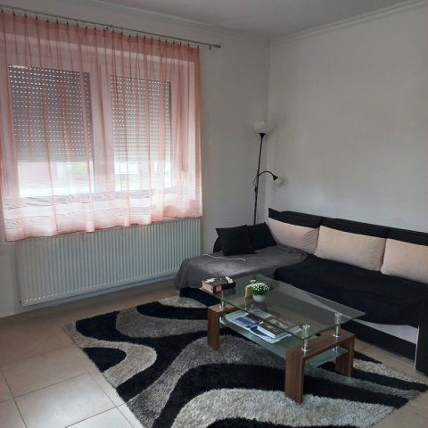 Eladó téglalakás, Tiszakécskén 31 M Ft, 2 szobás